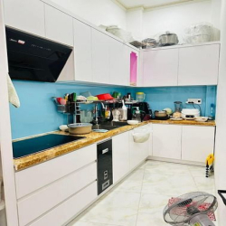 Chỉ 6 Tỷ , 58M2, 3PN ,Ngang 4m,Hẻm Ba Gác Thông ,Gần MT Điện Biên Phủ