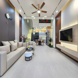 Nhà giá rẻ ở Bùi Văn Ba,P.Tân Thuận Đông, Q7, 85m2, 4tỷ500, SHR