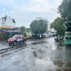 Cho thuê Trệt + lầu 1 sạch sẽ- cho thuê 300m2 Cao Đức Lân, giá 78tr/th