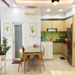 Bán căn hộ Oriental Plaza, DT 82m2, 2PN, NT cơ bản, giá 2,520 tỷ