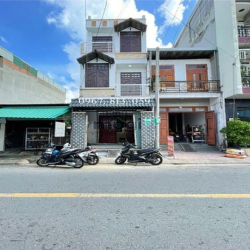 Nhà MT đường Thạnh Xuân 21, DT:4x20m, 2 Lầu, 4PN, hướng đông nam, Q12