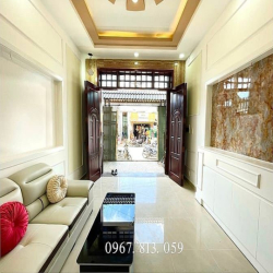 Nhà MT đường Thạnh Xuân 21, DT:4x20m, 2 Lầu, 4PN, hướng đông nam, Q12