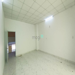 Nhà 3 Lầu Nguyên Căn Mới Đường NK13,Đầy Đủ Các Phòng Sát QL13