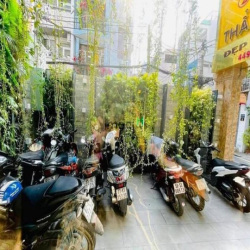 Cho thuê Nhà Góc 2 MT  VILLA ĐƯỜNG  SƯ VẠN HẠNH,P12, QUẬN 10  DT 10X15