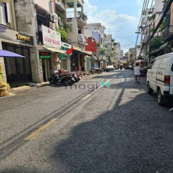 MTKD Cô Giang Phan Đình Phùng P1 Phú Nhuận 4 Tầng 50m2 6PN chỉ 10.x tỷ