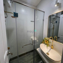 Cần tiền bán gấp Sky Garden 1, Phú Mỹ Hưng, 2PN 2WC đầy đủ nội thất