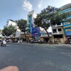ĐẦU TƯ MẶT TIỀN QUẬN 1 - DT: 4x20. 6 tầng thang máy. Chốt bán: 30 tỷ