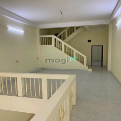 Nhà trệt lầu vị trí đẹp mặt tiền Trần Hoàng Na đoạn KDC 91B, Cần Thơ