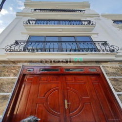 Bán nhà Long Biên Phố Trạm gần Aeon Mall 39m2, 4,5 tầng giá 3,2 tỷ