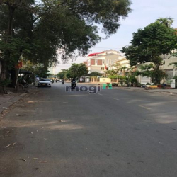 Cho thuê Villa Mặt Tiền Nguyễn Quý Cảnh.  10x17m. Hầm + 2.5 lầu.  75tr