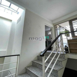 Cho thuê nhà nguyên căn hẻm đường Hai Bà Trưng, Phường Tân Định, Quận