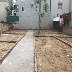 Bán 09 lô đất ngõ 95 phố Việt Hưng Q Lận Long Biên . Gía 2,2 tỷ / 1 lô