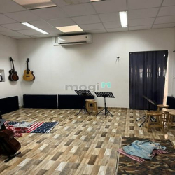 Sát Mặt tiền, hẻm 221 Lý Thường Kiệt, Hẻm thông, 68 M2 x 2 Tầng.13 tỷ