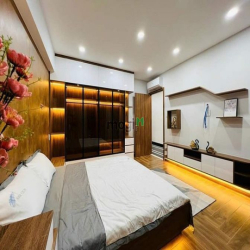 Bán Nhà Đẹp 5 Tầng- XH ngủ trong nhà - 68m2- Phan Huy ích GV- 7 Tỷ Hơn