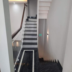 Bán Nhà Đẹp 5 Tầng- XH ngủ trong nhà - 68m2- Phan Huy ích GV- 7 Tỷ Hơn