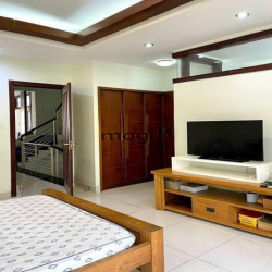 Cần bán rẻ căn nhà đẹp 120m2, 4 tầng, mặt tiền gần Mai Chí Thọ, Quận 2