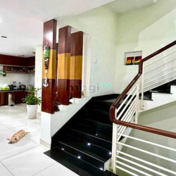 Cần bán rẻ căn nhà đẹp 120m2, 4 tầng, mặt tiền gần Mai Chí Thọ, Quận 2