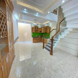 Bán nhà: 6mx20m đúc 1 lửng + 4 tấm ở đường Hương Lộ 2