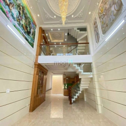 Bán nhà: 6mx20m đúc 1 lửng + 4 tấm ở đường Hương Lộ 2