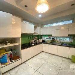 Khu Vip! Bán Nhà Nguyễn Cửu Vân, Hẻm Xe Hơi, 40m2, 5 Tầng, 6.5 Tỷ