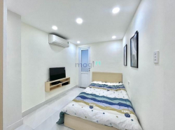 Phòng có ban công tách bếp cực HOT tại CMT8 Tân Bình