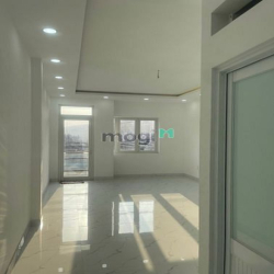 Nhà [4x16] Đường Tỉnh Lộ 10 3 Lầu 4 Phòng Ngủ 5WC