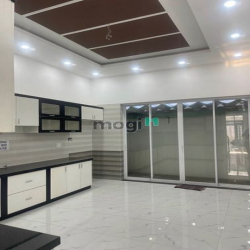 Nhà [4x16] Đường Tỉnh Lộ 10 3 Lầu 4 Phòng Ngủ 5WC
