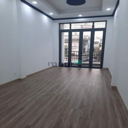 Nhà ô tô đỗ cửa 4 tầng, đối diện Giang Ghẹ Trường Chinh, 4.5 tỷ