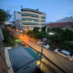 Nhỉnh11Tỷ, 83M2 ,5PN, Ngang 4m ,HXH tránh thông Đỗ Cửa Bùi Đình Túy BT