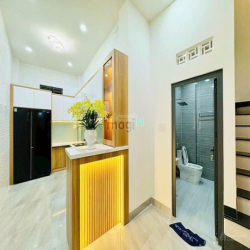 CẦN BÁN GẤP NHÀ ở Phạm Văn Hai,P5,Tân Bình.DT 55m2/2tỷ480, có sổ riêng