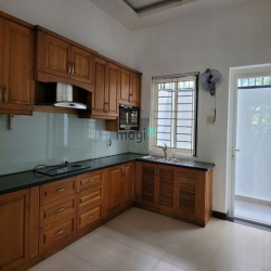 Cho thuê nhà 140m2 full nội thất tại P. Bình Khánh, quận 2