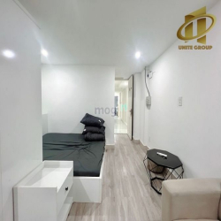 Căn hộ 2PN mới xây cửa sổ full nội thất Trần Hưng Đạo Quận 1