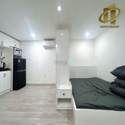 Căn hộ 2PN mới xây cửa sổ full nội thất Trần Hưng Đạo Quận 1