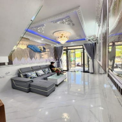 Bán nhà MT đường 8m thị trấn Nhà Bè 1 trệt 2 lầu, 4PN, 3WC, giá 3.1 tỷ