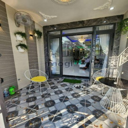 Bán nhà MT đường 8m thị trấn Nhà Bè 1 trệt 2 lầu, 4PN, 3WC, giá 3.1 tỷ