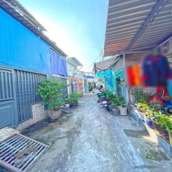 Hàng thơm - Nhà 1 lầu hẻm 3m Huỳnh Tấn Phát, Phường Tân Phú, Quận 7