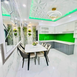 Bán nhà MT đường 8m thị trấn Nhà Bè 1 trệt 2 lầu, 4PN, 3WC, giá 3.1 tỷ