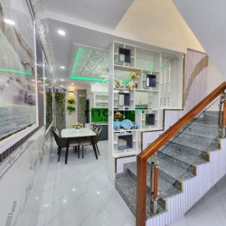 Bán nhà MT đường 8m thị trấn Nhà Bè 1 trệt 2 lầu, 4PN, 3WC, giá 3.1 tỷ