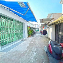 Hàng thơm - Nhà 1 lầu hẻm 3m Huỳnh Tấn Phát, Phường Tân Phú, Quận 7