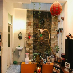 Bán nhà Q. Bình Thạnh - Cách chục mét ra mặt tiền. Dt 58m2 x 3 tầng. C