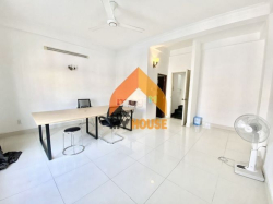 Khoan khoan đợi tí nhà Thảo Điền 3lầu 3PN siêu rẻ.