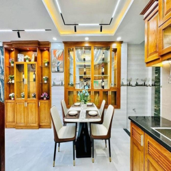 Nhà đẹp giá rẻ bất ngờ 78m2/3tỷ550 đ.Trần Nhân Tôn, p.2 , q.10 SHR