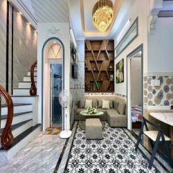 Về quê bán gấp nhà Huỳnh Thúc Kháng Q.9 64m2 chỉ hơn 1 tỷ