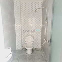 Nhỉnh 2T, Shr nhà 2 Tầng đường Chiến Lược, đường 8m.