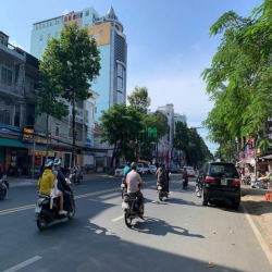 Toà nhà 1 hầm 6 lầu mặt tiền Trần Hưng Đạo, Q.Ninh Kiều, Cần Thơ