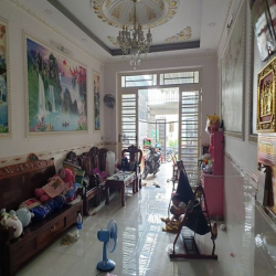 NHÀ 2 LẦU đẹp 4x25m sân xe hơi SẸC nhựa XTT7,Ngã 5 chợ Đầu Mối Hóc Môn