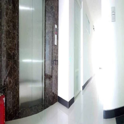 Bán toà nhà CHDV đường xe hơi Tân Mỹ - ĐH Maketing, DT 8,5x15m