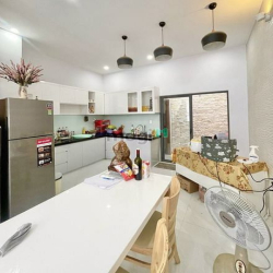 Bán nhà hẻm xe hơi đường 30, Thủ Đức, 80m2, giá 3tỷ250,sổ hồng riêng,
