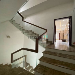 Cho thuê nhà mới đủ nội thất 622/2 Nguyễn Kiệm, Phường 4, Phú Nhuận