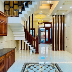 Biệt thự cao cấp ngay ngã tư ga giáp gò vấp quận 12